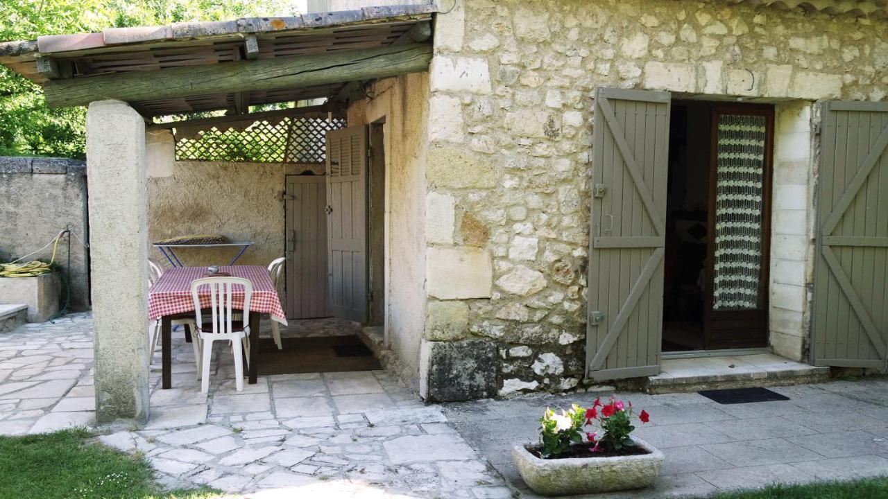 Mas Grimaud - Gite- Studio Et Chambres D'Hotes Familiales Eygalières Buitenkant foto