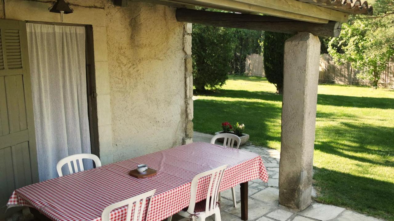 Mas Grimaud - Gite- Studio Et Chambres D'Hotes Familiales Eygalières Buitenkant foto