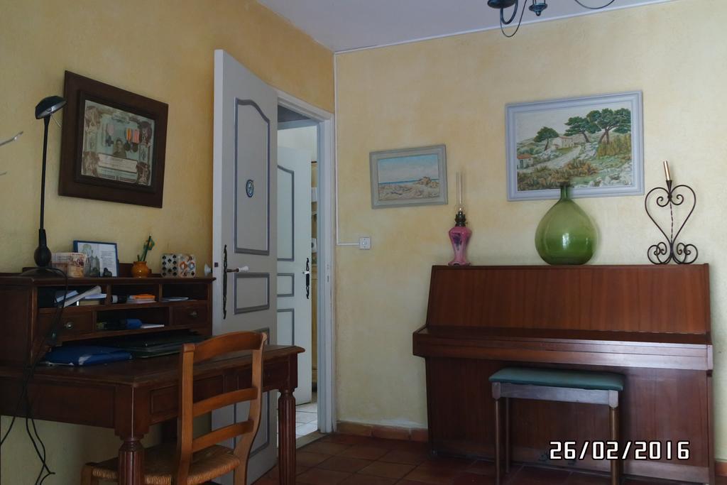 Mas Grimaud - Gite- Studio Et Chambres D'Hotes Familiales Eygalières Buitenkant foto
