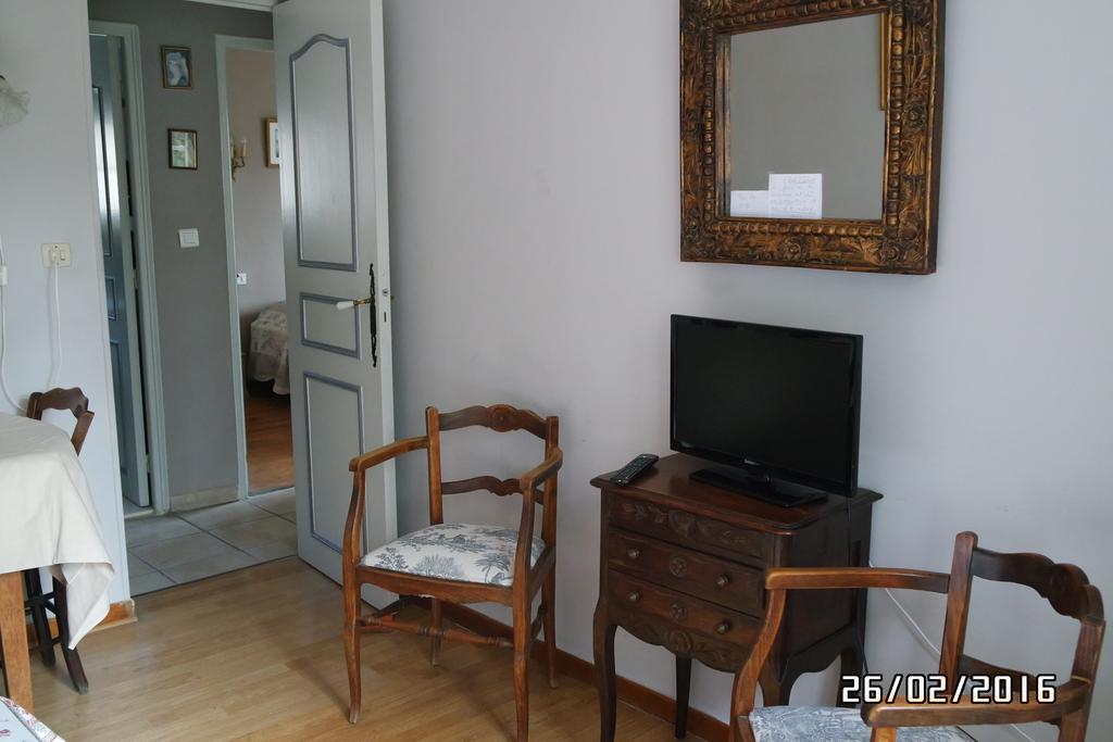 Mas Grimaud - Gite- Studio Et Chambres D'Hotes Familiales Eygalières Buitenkant foto
