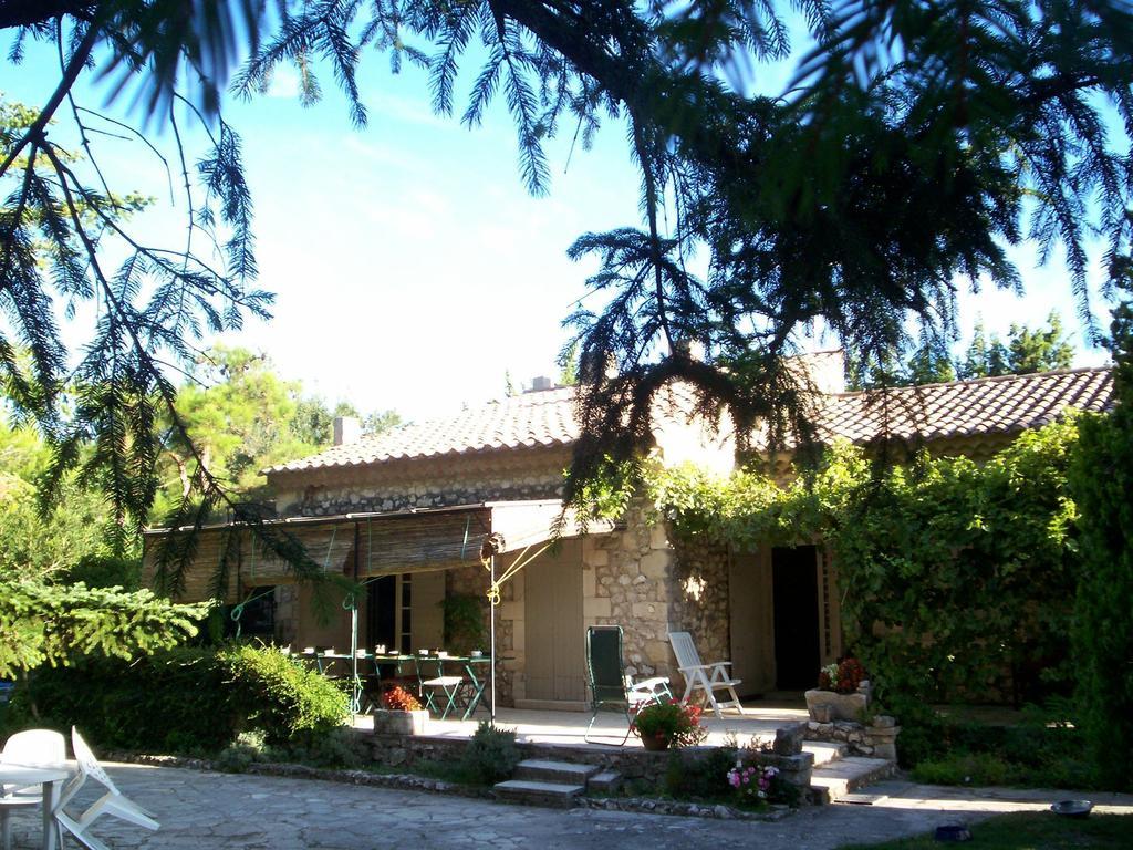 Mas Grimaud - Gite- Studio Et Chambres D'Hotes Familiales Eygalières Buitenkant foto