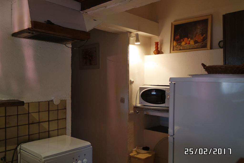 Mas Grimaud - Gite- Studio Et Chambres D'Hotes Familiales Eygalières Buitenkant foto