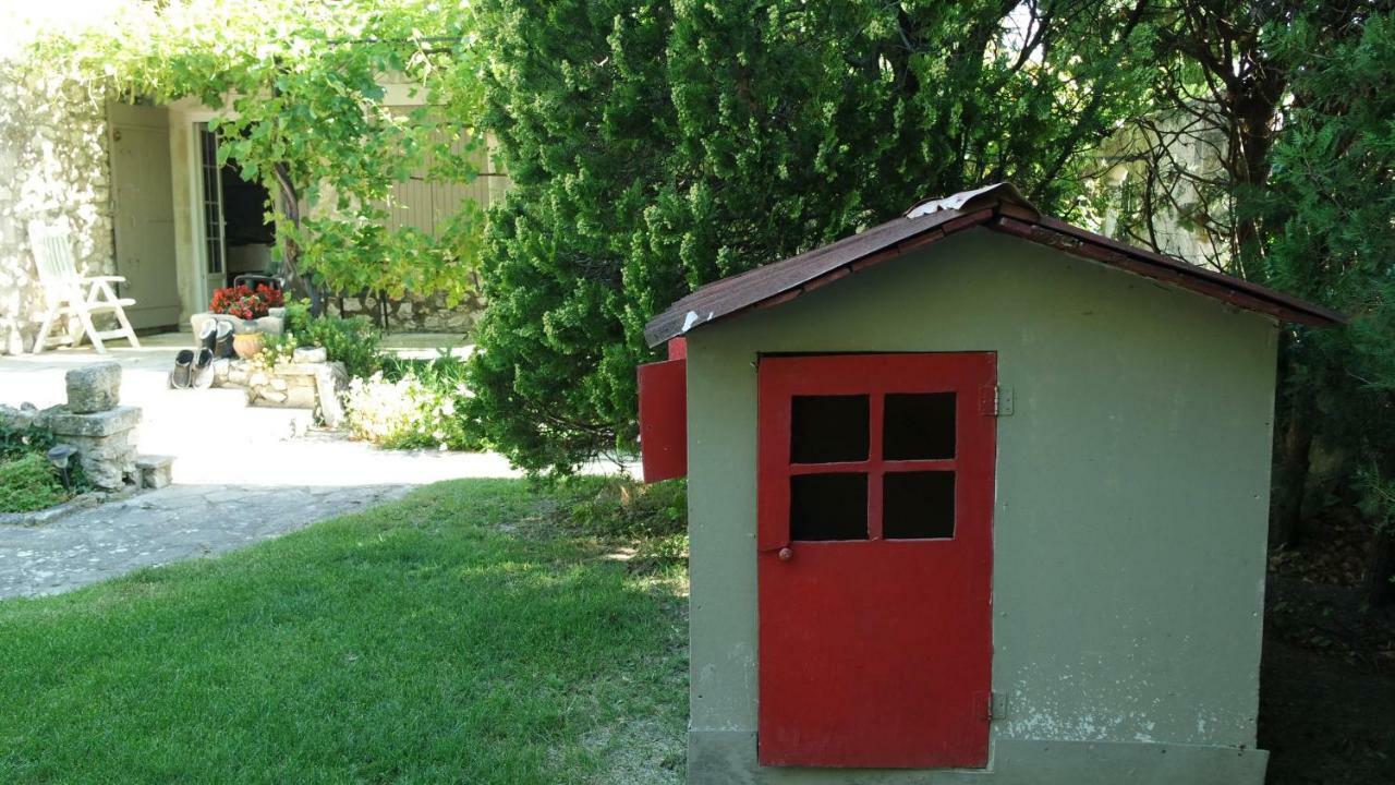 Mas Grimaud - Gite- Studio Et Chambres D'Hotes Familiales Eygalières Buitenkant foto