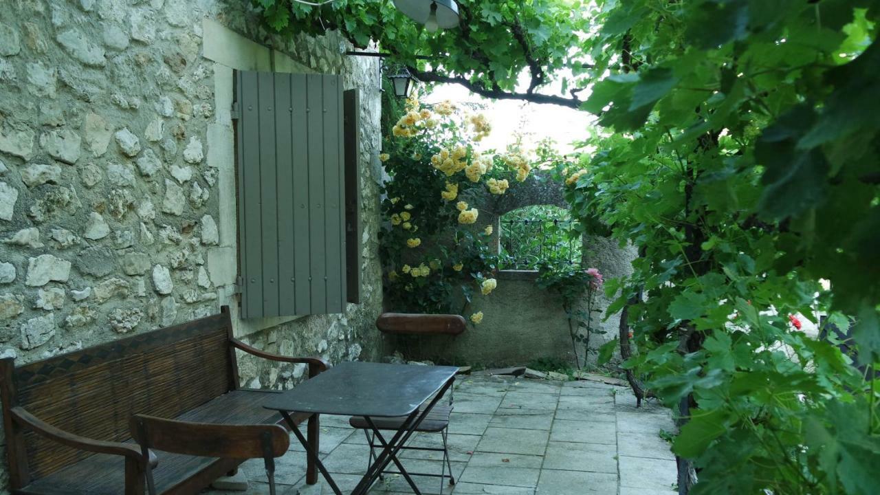 Mas Grimaud - Gite- Studio Et Chambres D'Hotes Familiales Eygalières Buitenkant foto