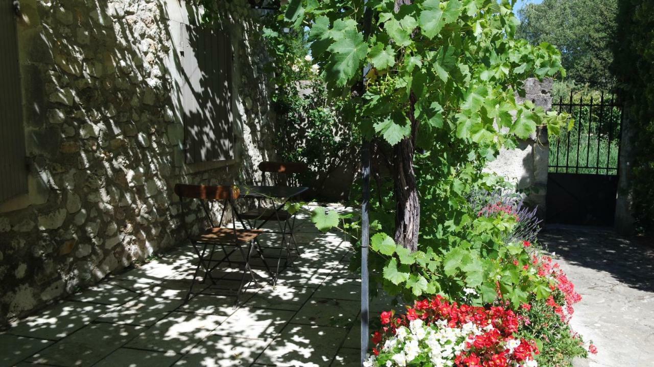 Mas Grimaud - Gite- Studio Et Chambres D'Hotes Familiales Eygalières Buitenkant foto
