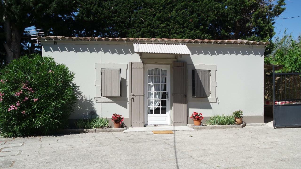 Mas Grimaud - Gite- Studio Et Chambres D'Hotes Familiales Eygalières Buitenkant foto
