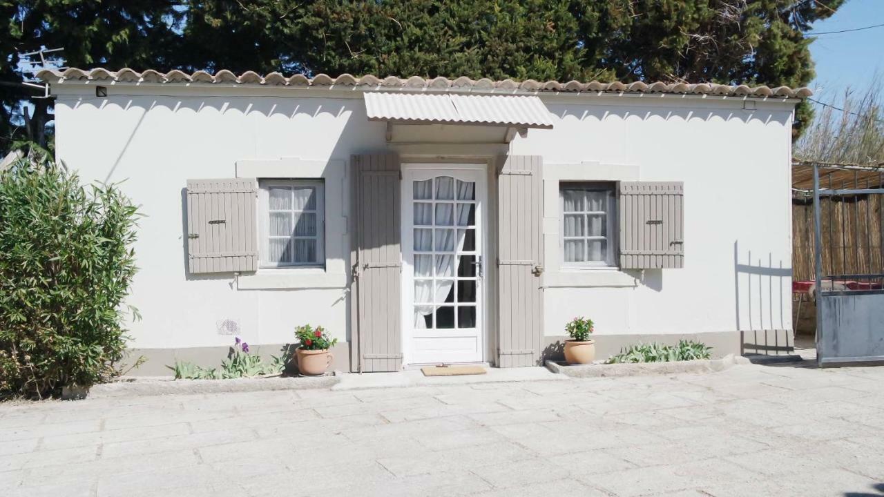 Mas Grimaud - Gite- Studio Et Chambres D'Hotes Familiales Eygalières Buitenkant foto