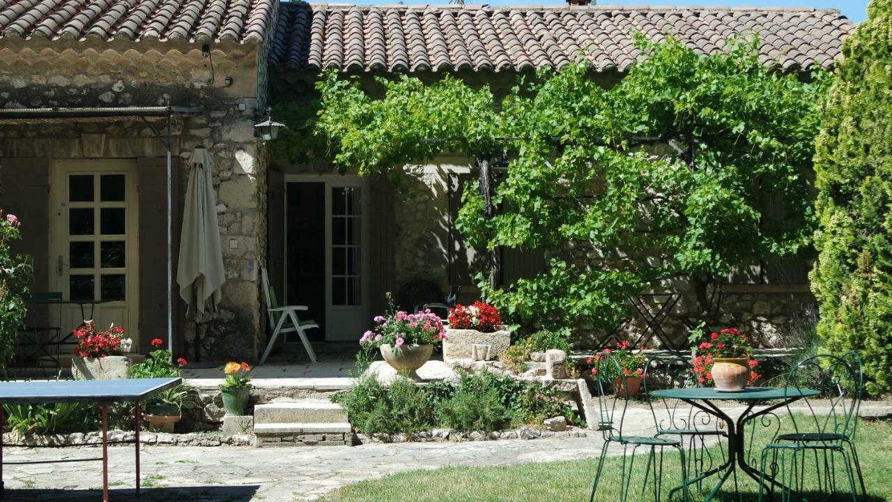 Mas Grimaud - Gite- Studio Et Chambres D'Hotes Familiales Eygalières Buitenkant foto