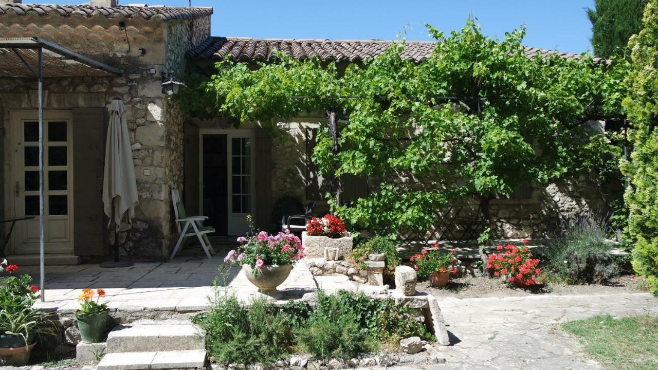 Mas Grimaud - Gite- Studio Et Chambres D'Hotes Familiales Eygalières Buitenkant foto