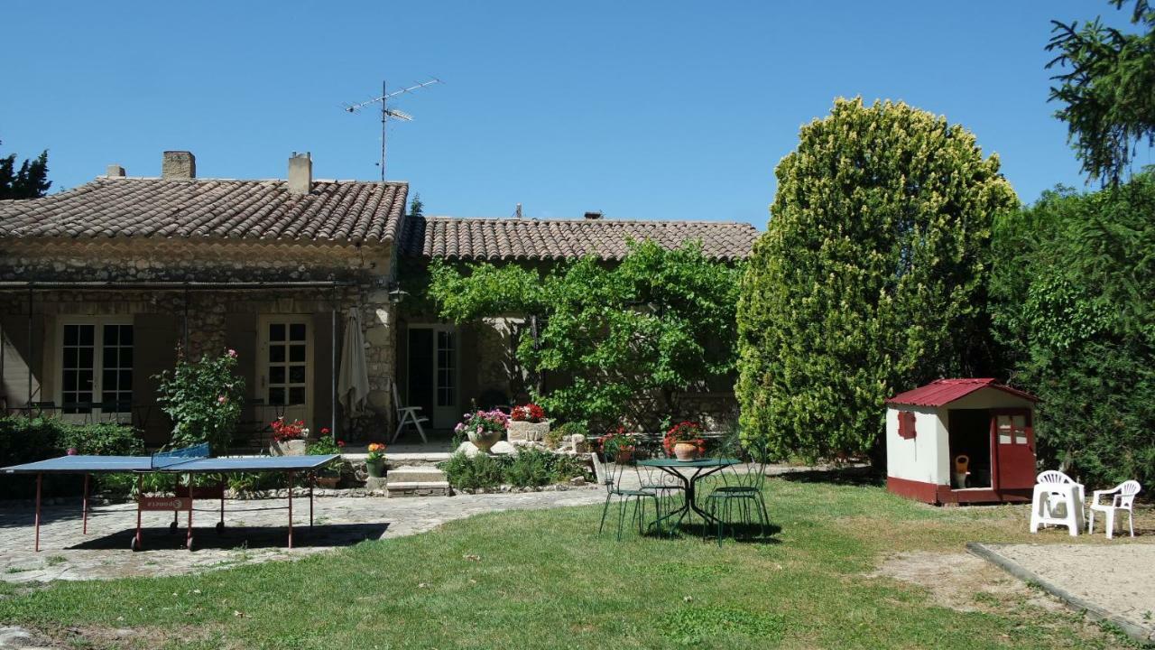 Mas Grimaud - Gite- Studio Et Chambres D'Hotes Familiales Eygalières Buitenkant foto